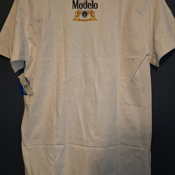 Men’s Modelo x Market Studios Collab Size Medium Official collab - Picture 2 of 3